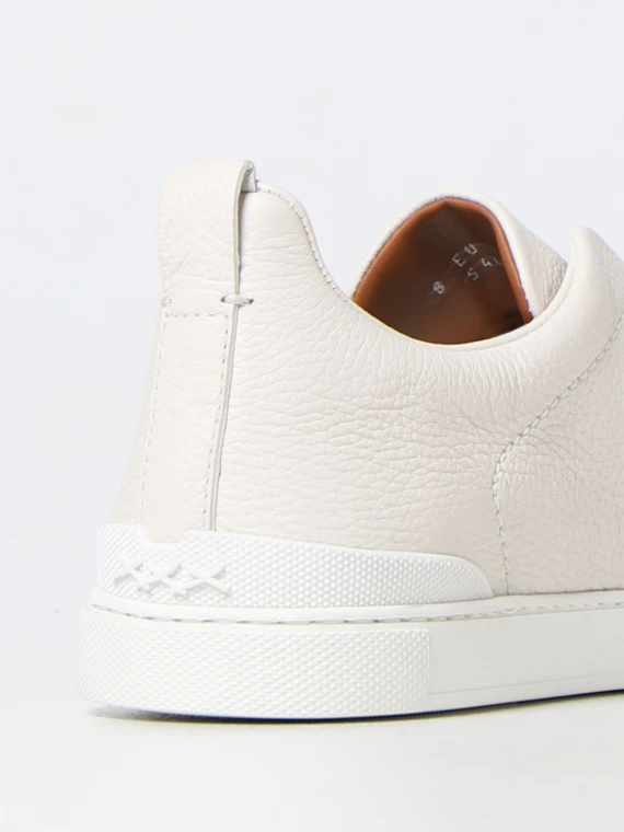 TRIPLE STITCH LOW-TOP SNEAKERS IN OFF WHITE