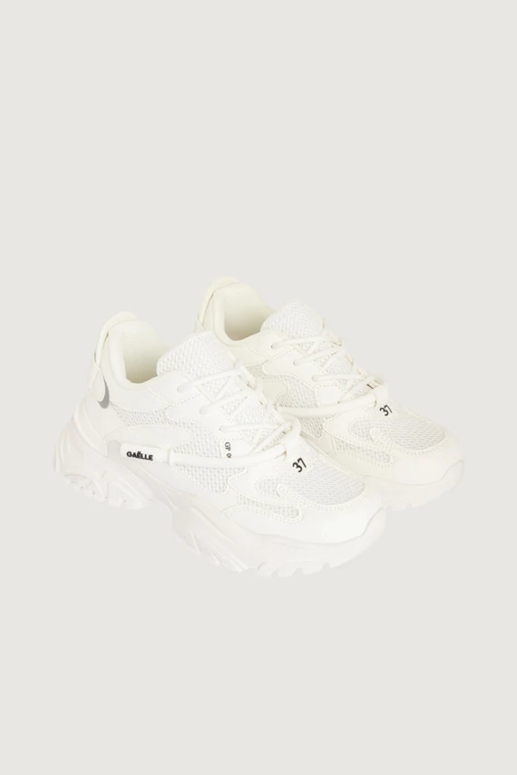 SNEAKERS RUNNING IN MESH
