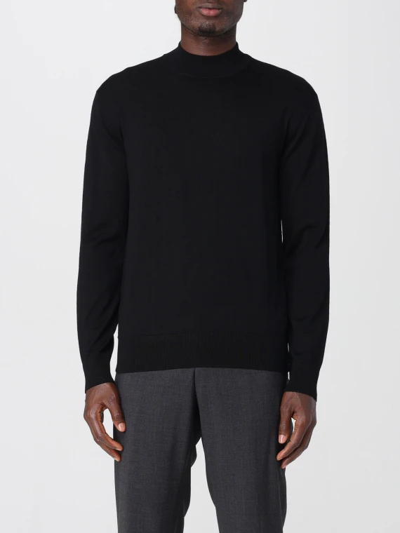 ROUNDNECK