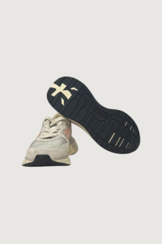 SNEAKER