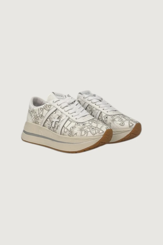 SNEAKER