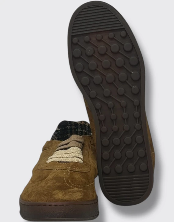 SNEAKER